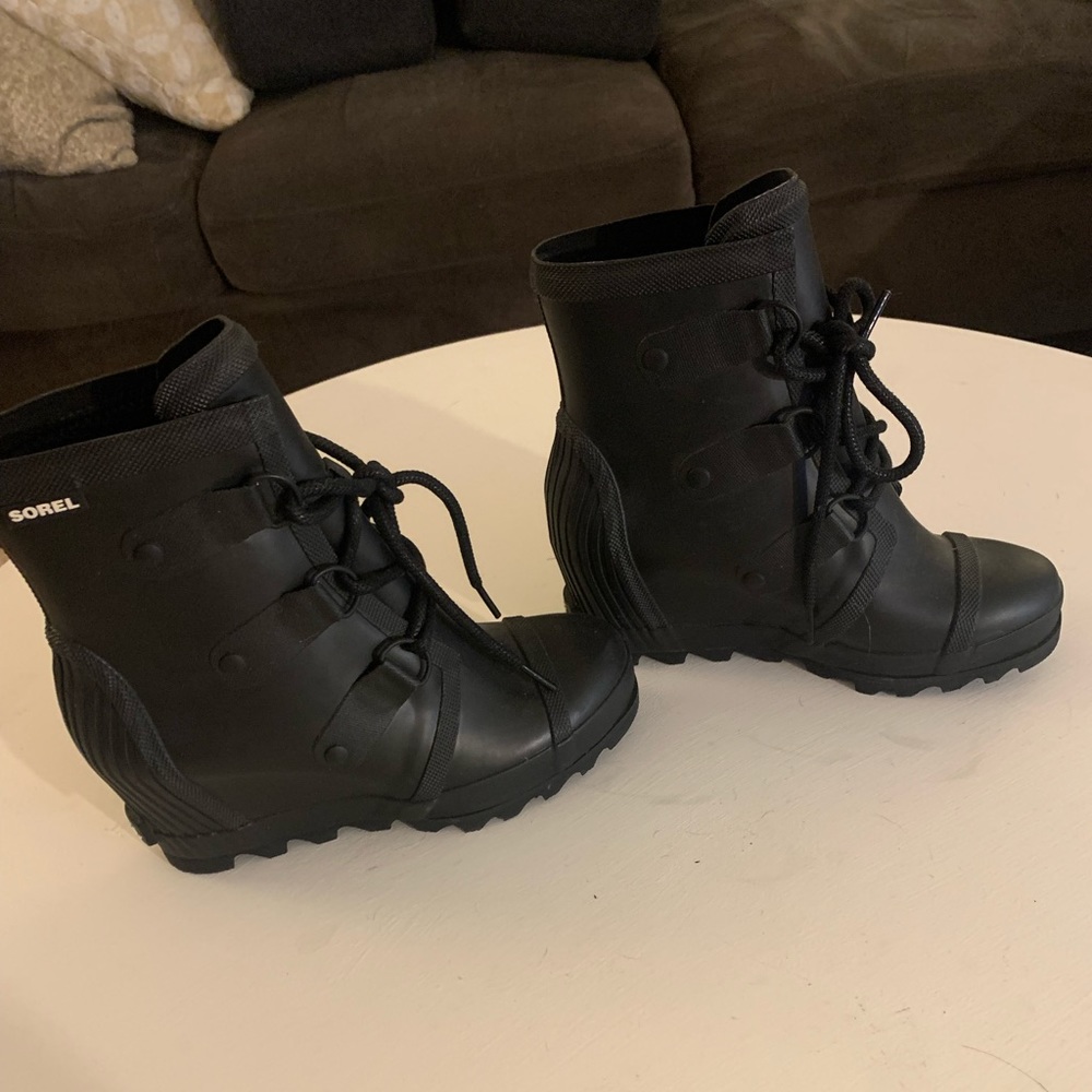 Sorel boots size 7.5